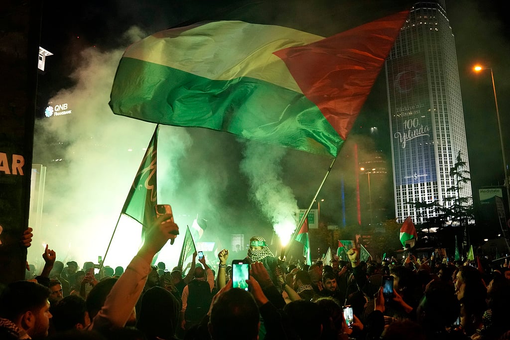 AP : Spain, Norway and Ireland Confirm Recognition Of Palestine 