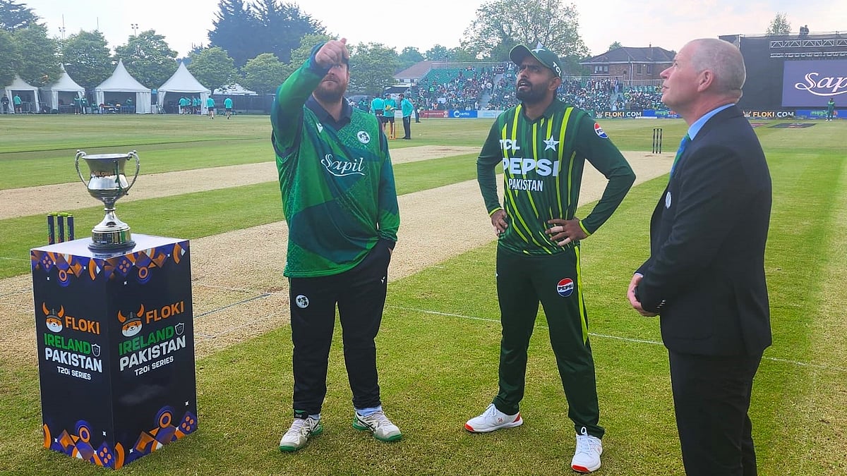 Ireland captain Paul Stirling (L) and Pakistan captain Babar Azam (M) during toss time in the second T20I match. - Photo: X/ @TheRealPCB