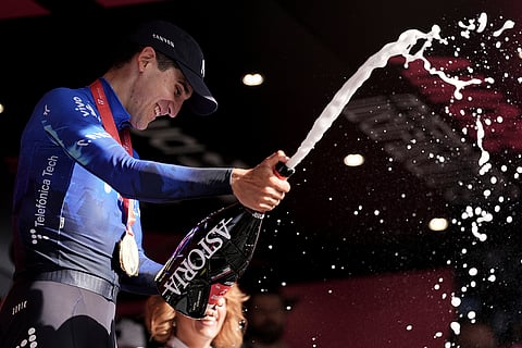 Pelayo Sanchez celebrates after Stage 6