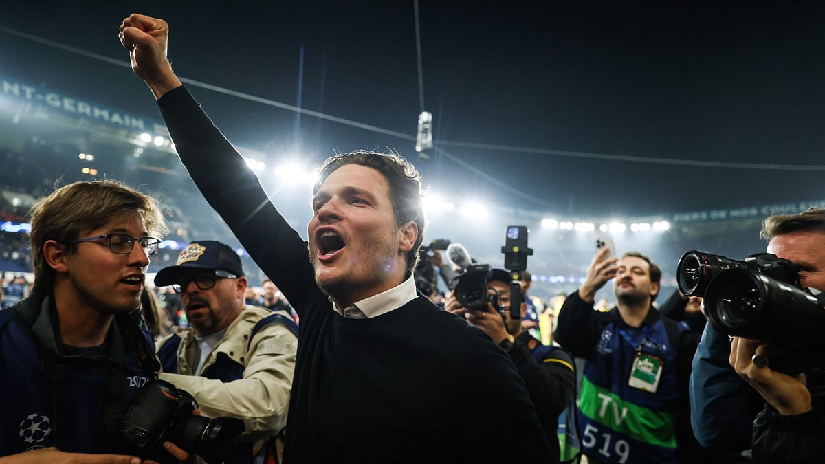 Edin Terzic celebrates Borussia Dortmund's second-leg win in Paris.