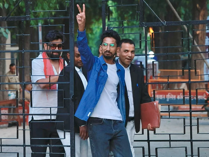 X/@ShyamRangeela