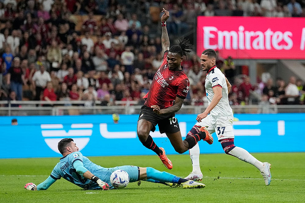 Serie A soccer AC Milan vs Cagliari_photo_3