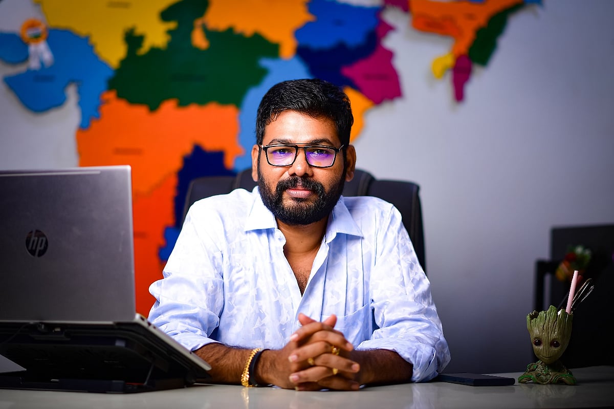 Praveen Chakravarty
