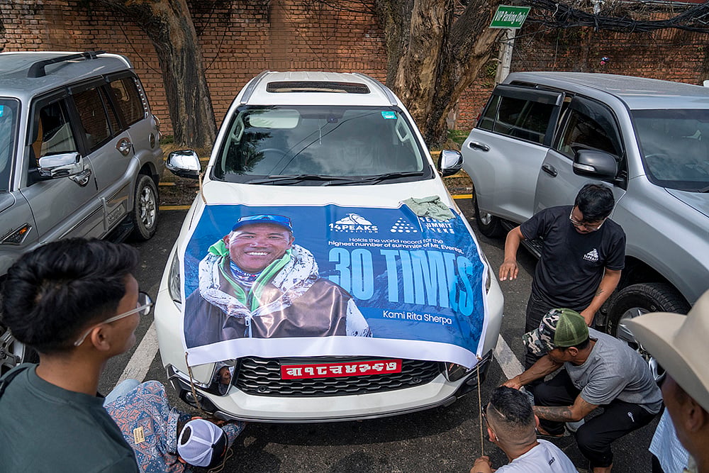 Mount Everest Sherpa Kami Rita Photo_7