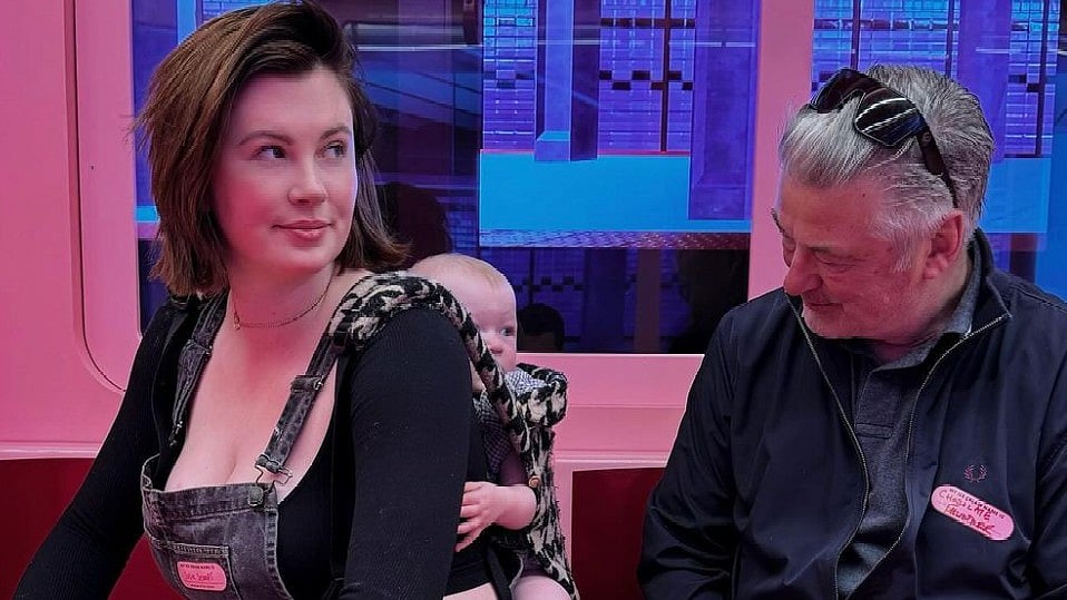 Instagram : Alec Baldwin with Ireland Baldwin and Holland