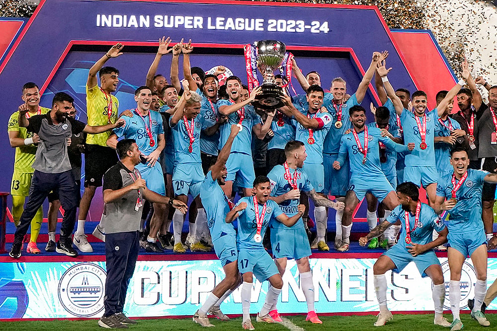 | Photo: PTI/Swapan Mahapatra : ISL Final: Mohun Bagan vs Mumbai City FC