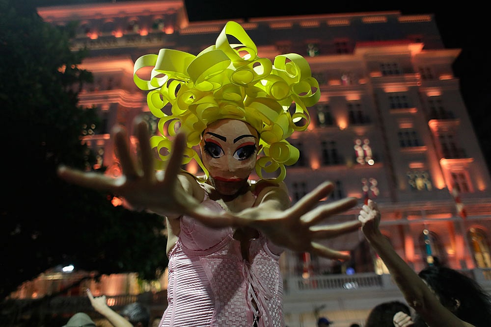 Photo: AP/Bruna Prado : Brazil Madonna
