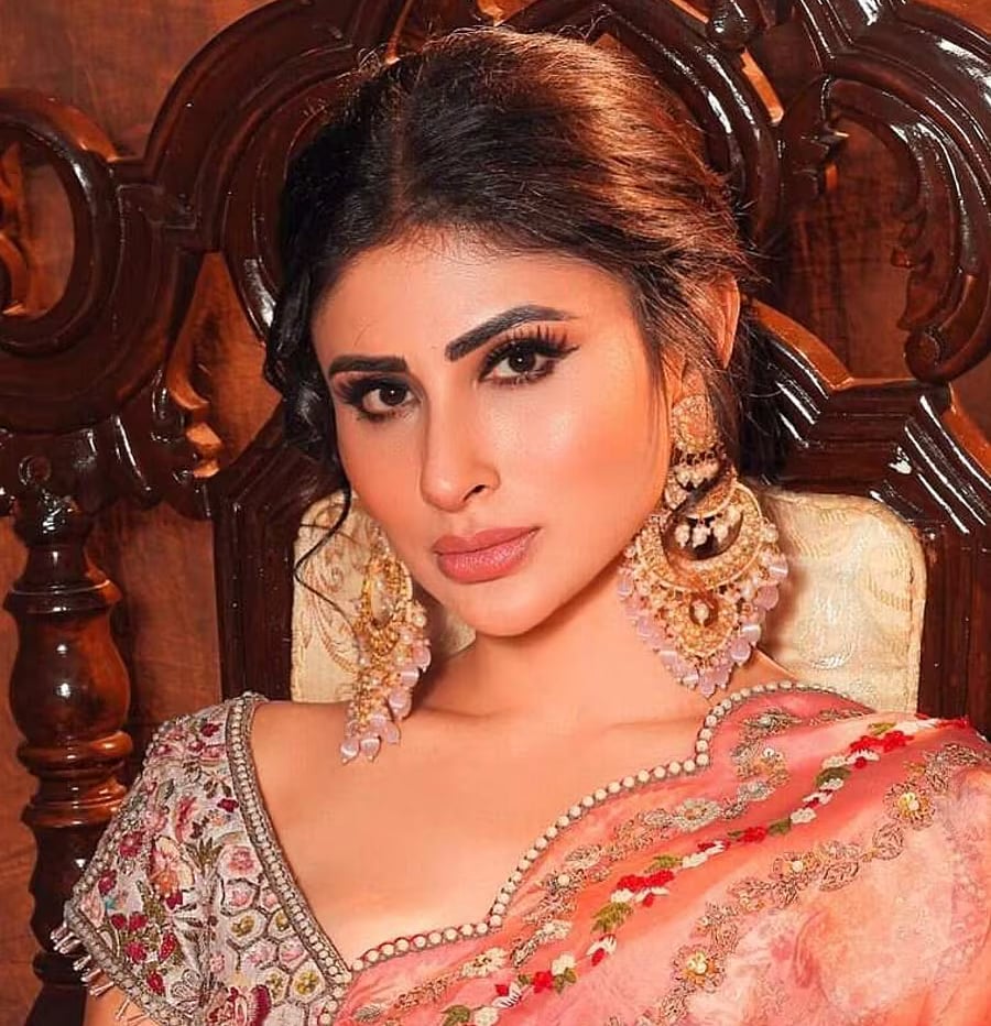 Insagram : Mouni Roy