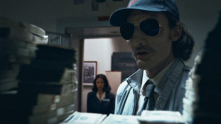 YouTube : A Still From ‘How To Rob A Bank’