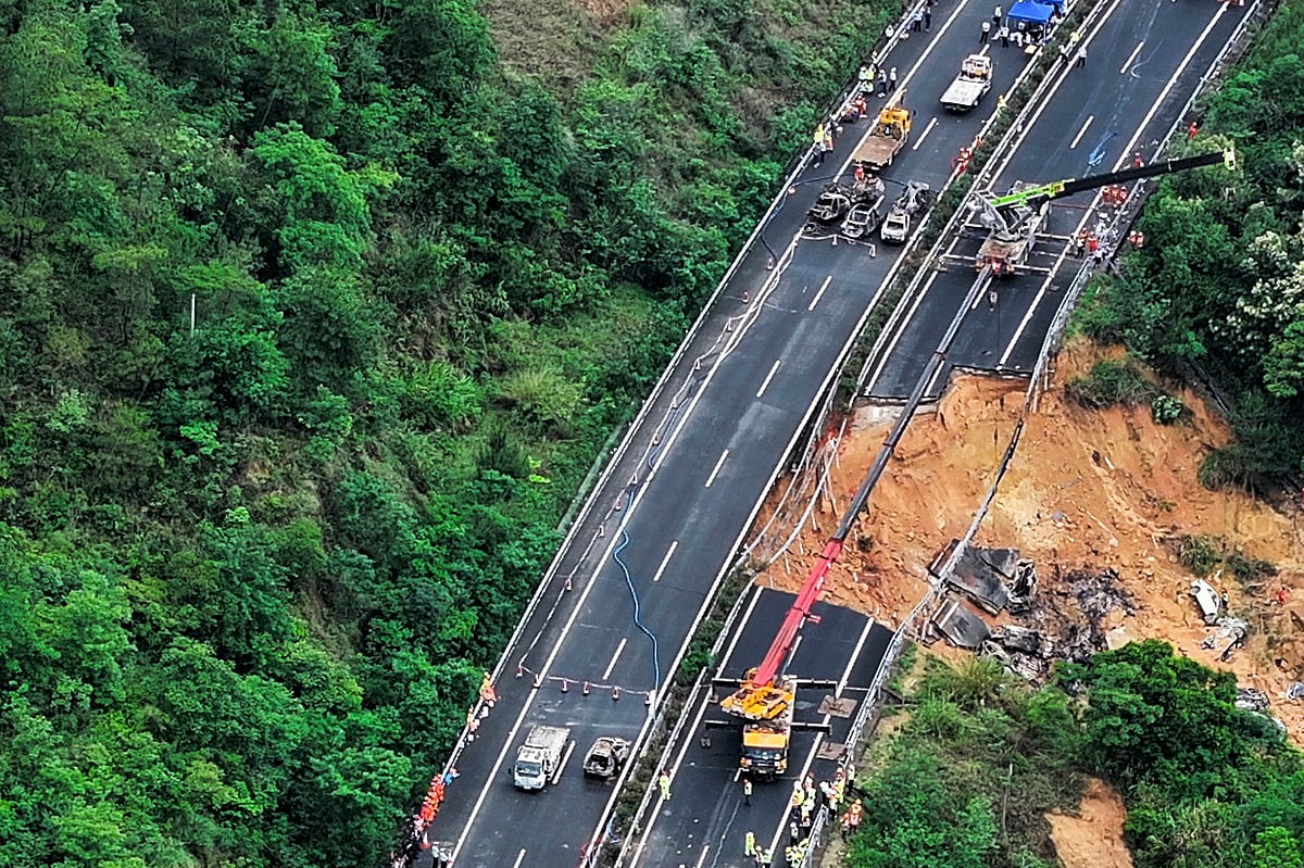 Xinhua News Agency via AP : Highway bridge in northern China collapsed due to flash floods  | 