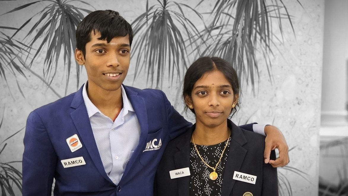 Rameshbabu Praggnanadhaa with his sister Vaishali Rameshbabu. - Photo: X/ @ChessbaseIndia