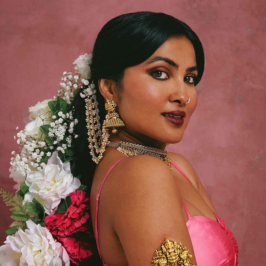 Instagram : Vidya Vox