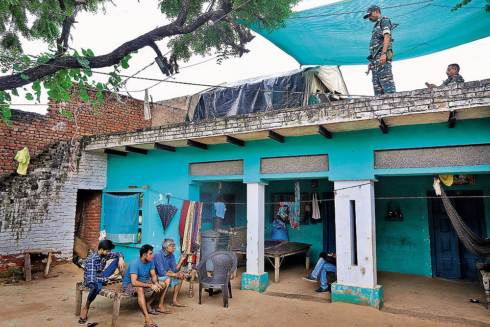 CRPF jawans have been guarding the deceased girl's house since the incident. The family members say their presence has made them prisoners inside their own home  - Photo: Suresh K. Pandey