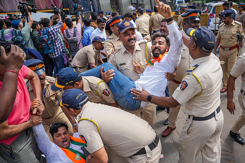 BJYM protest in Mumbai