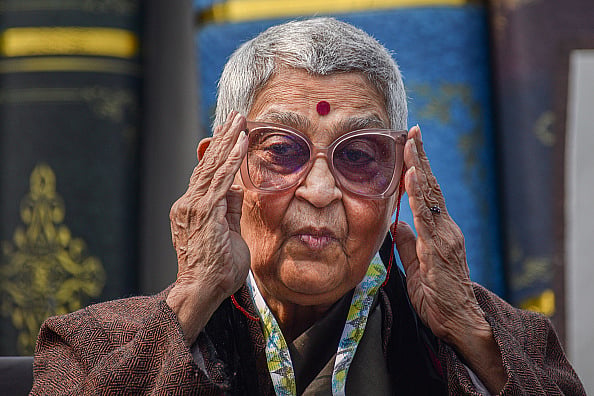 Getty Images : Indian literary theorist and critic Gayatri Chakravorty Spivak adjusts her glasses, during her talk with Indian author Lakshmi Subramanian, titled as ''Spivak Moving'', on the first day of Tata Steel Kolkata Literary Meet 2023, at Victoria Memorial Hall in Kolkata on January 21, 2023.