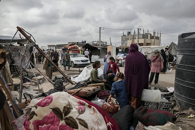 Israeli shelling killed at least 21 Palestinians, including children, Palestinians mourn - Jehad Alshrafi/Anadolu via Getty Images