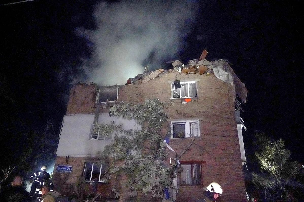 AP : Russian missile attack in Kharkiv, Ukraine.