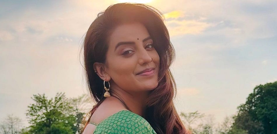 Instagram : Akshara Singh