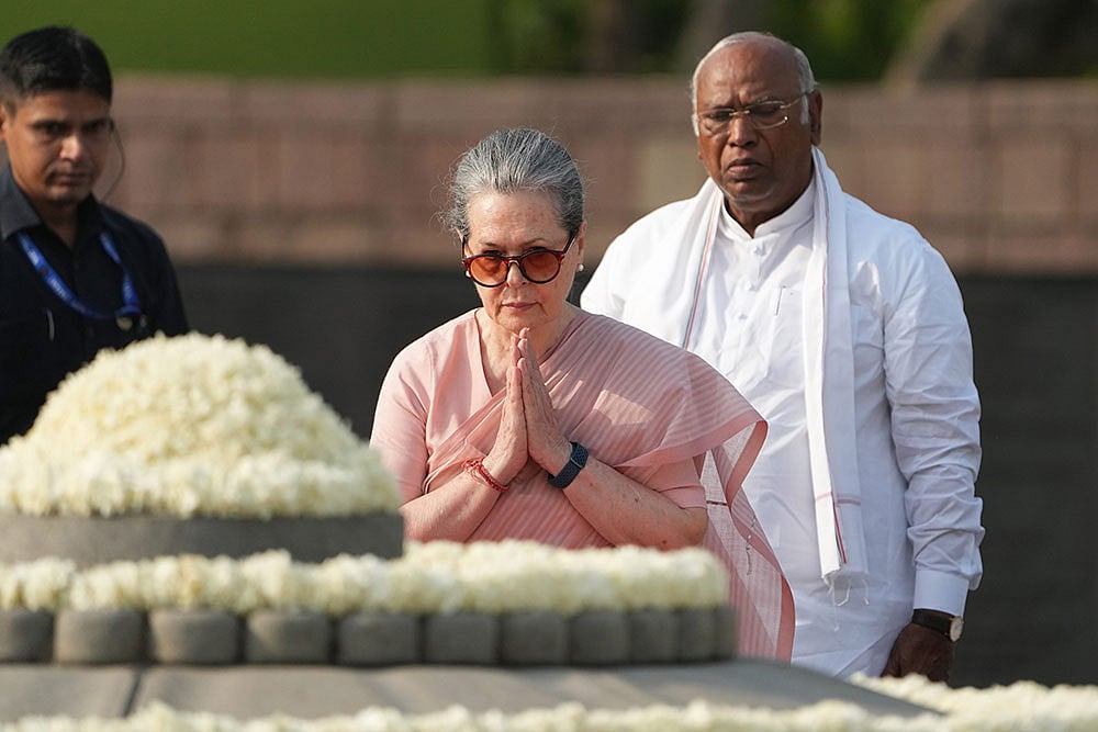 Photo: PTI/Ravi Choudhary : Rajiv Gandhi's death anniversary