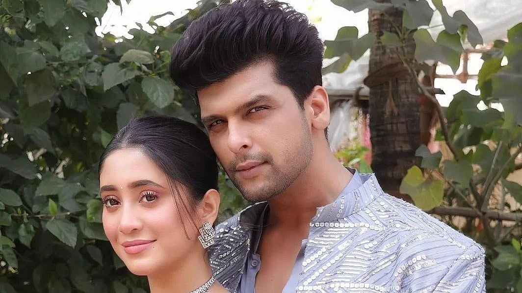 Instagram : Shivangi Joshi and Kushal Tandon react to engagement rumours