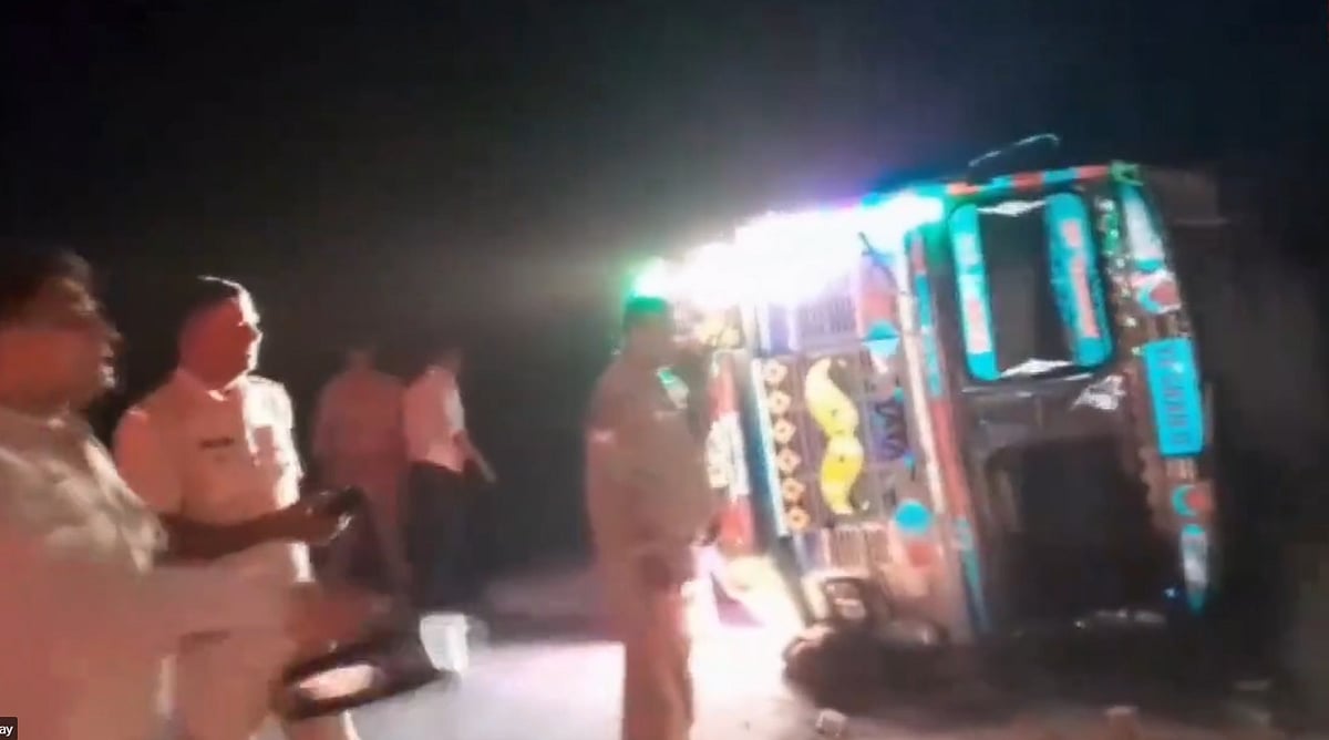 Uttar Pradesh: 11 People Die After Truck Crashes Into Parked Bus Carrying Devotees In Shahjahanpur; President Expresses Condolence