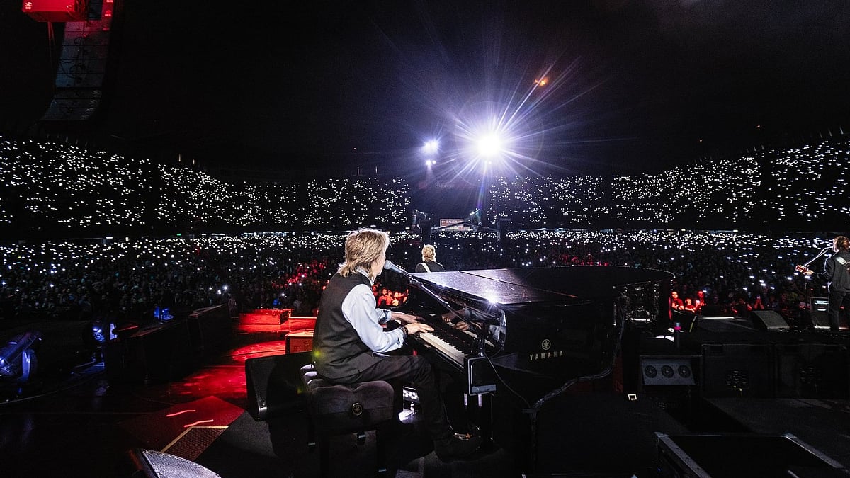 Photo: X/ @PaulMcCartney : Paul McCartney during his performance. 