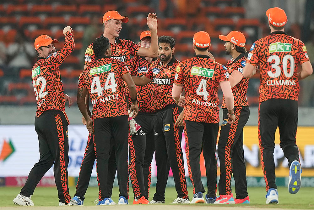 Bhuvneshwar Kumar celebrates wicket of Jos Buttler 