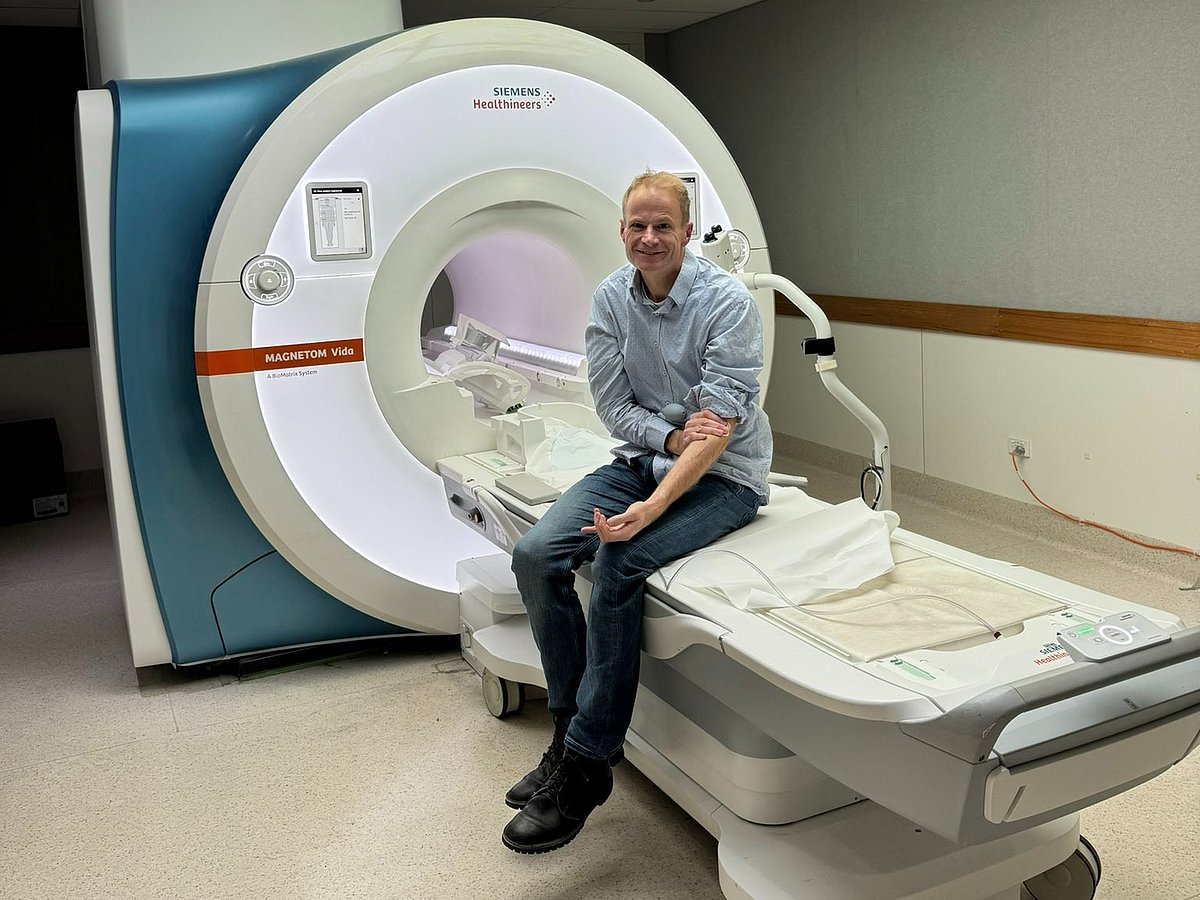 X/@ProfRScolyerMIA : Australia-based renowned Pathologist Richard Scolyer