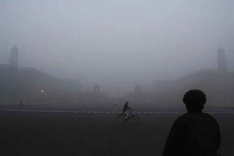 Heavy smog and haze at Rashtrapati Bhavan, Delhi. - Getty Images