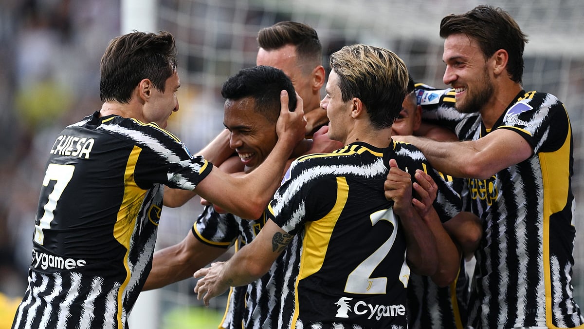 Juventus beat Monza 2-0. - null