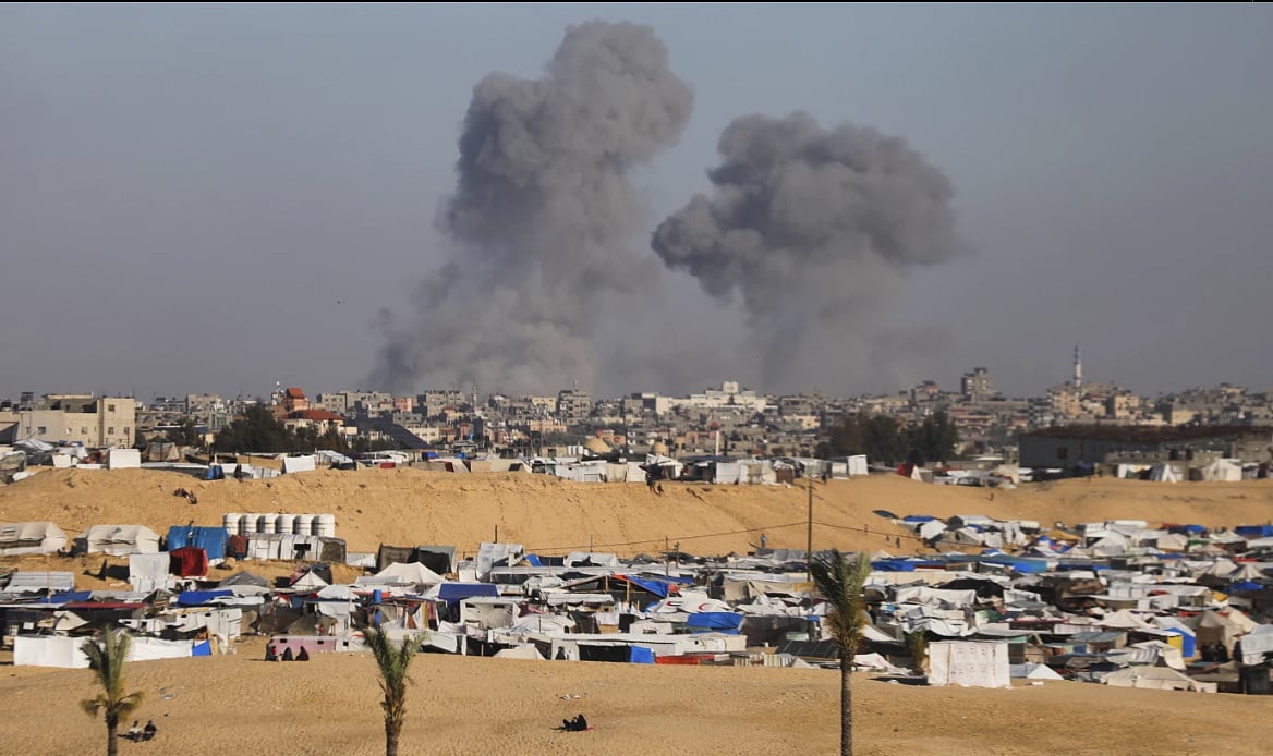AP : US paused a shipment of bombs to Israel amid concerns over a potential full-scale assault on Rafah