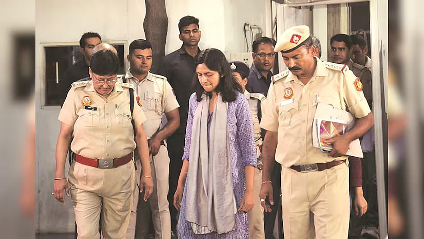 PTI : AAP MP Swati Maliwal at Arvind Kejriwal's residence |