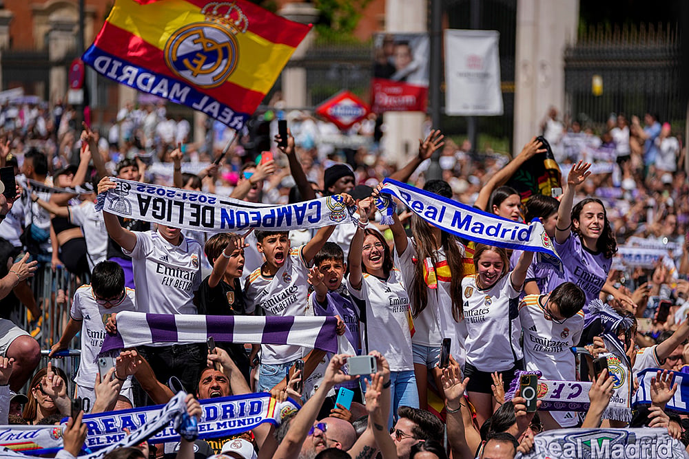 Real Madrid celebrate La Liga title_Photo_9