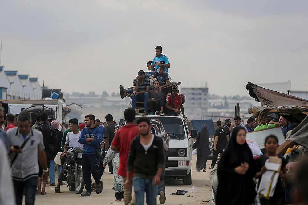 Palestinians flee from Rafah Photo_2