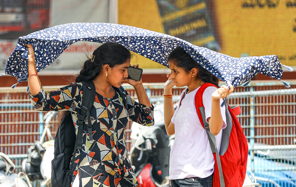 PTI : On Tuesday, temperatures remained above 45 degrees Celsius in swathes of Rajasthan, Haryana, Delhi, Chandigarh, and Uttar Pradesh