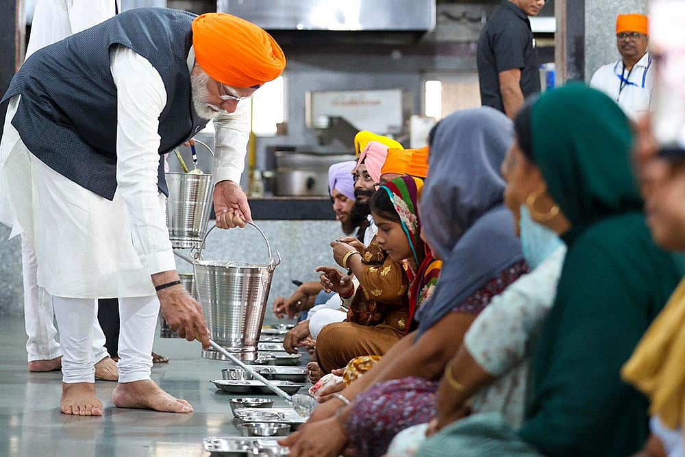 PM Modi in Patna Gurudwara