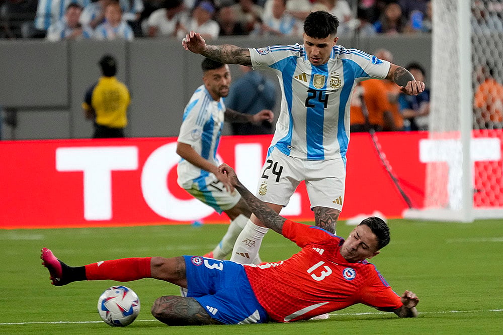 2024 Copa America Soccer Chile vs Argentina Photos_9