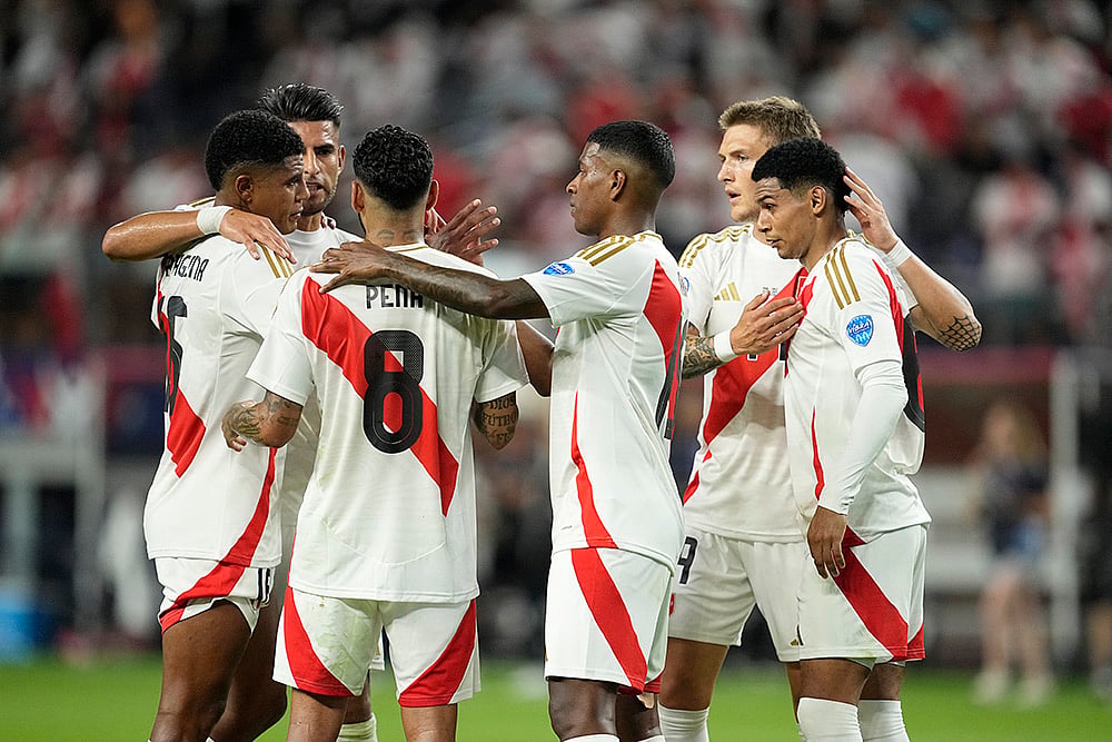 | Photo: AP/Tony Gutierrez : Copa America: Peru vs Chile