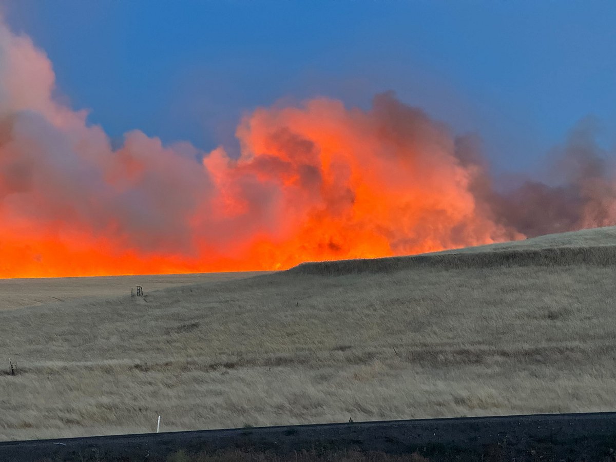  Both directions of I-580 are closed from Interstate 205 to Interstate 5, with no reopening time specified.  - Twitter