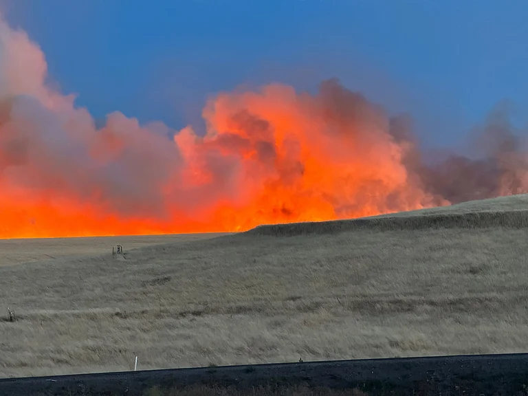 Both directions of I-580 are closed from Interstate 205 to Interstate 5, with no reopening time specified. - Twitter