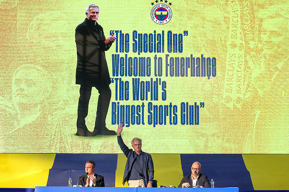 Fenerbahce new coach Jose Mourinho photo_4