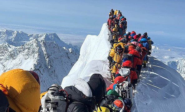 Getty Image : Nine Climbers, Including Two Nepalese Guides, Killed in Nepal Avalanches