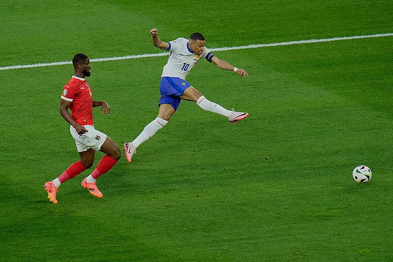 Euro 2024 Soccer Austria France Photos_7