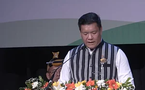 Khandu along with his new council of ministers took oath and secrecy of office at Dorjee Khandu Convention Hall in Itanagar.