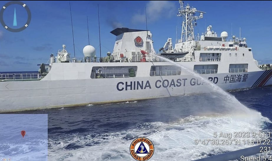 AP : Philippines Demands China Return Rifles And Pay For Boat Damage |