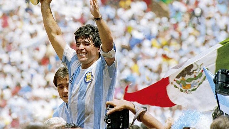 Diego Maradona won the golden ball in the 1986 football World Cup. - Photo: X/ @the18soccer