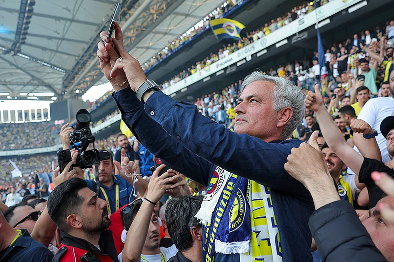 Fenerbahce new coach Jose Mourinho photo_6