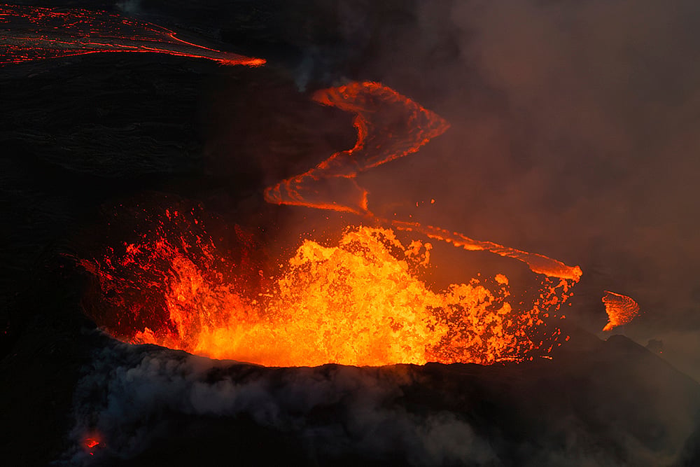 Iceland Grindavik volcano eruption photos_3