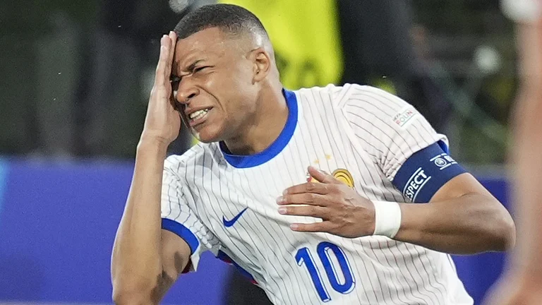 Kylian Mbappe has broken his nose - null