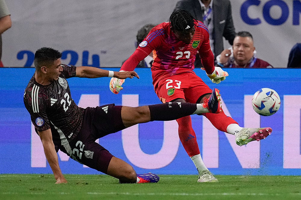 Jamaicas goalkeeper Jahmali Waite